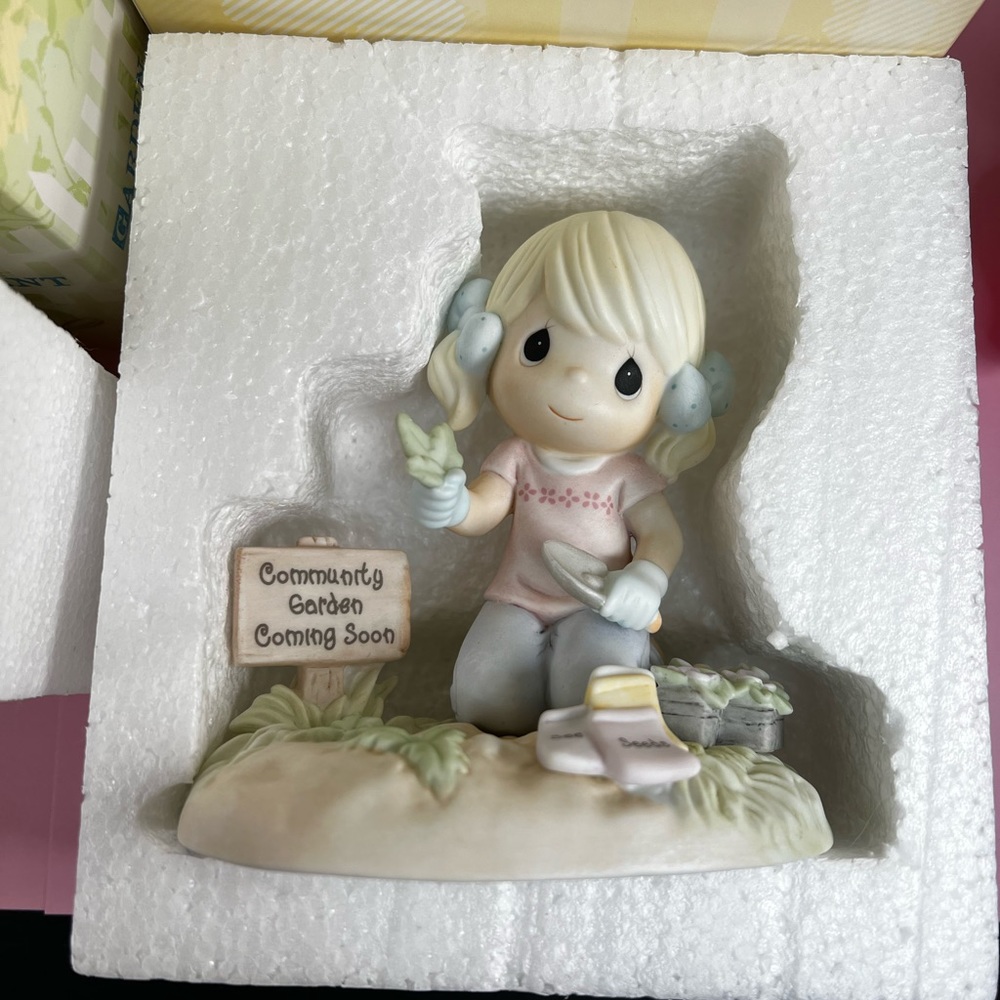 🛑SOLD🛑 Precious Moments 2008 Collectors' Club "Sow Much To Do" Garden Hearts - Picture 8 of 10